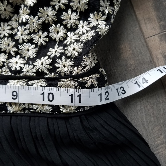 Romeo + Juliet Couture Black Gold Embroidery Dress - Picture 7 of 8